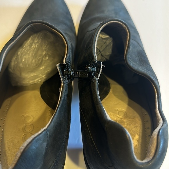 Ecco black soft suede pebbles sculptured with cone heel low cut zip up booties - Picture 11 of 12